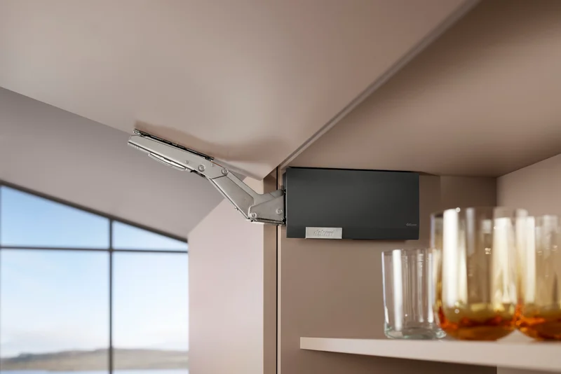AVENTOS HK top